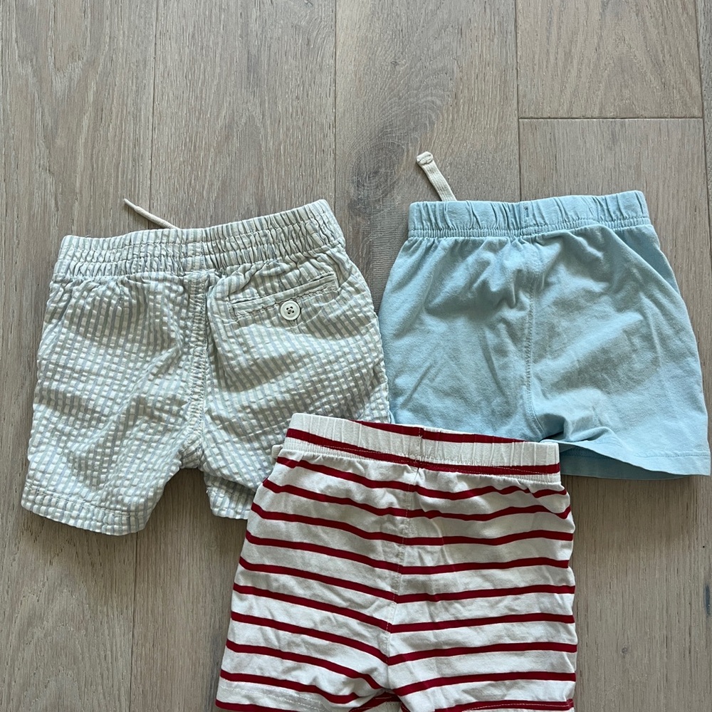 🍀2/$10 Baby Gap Toddker Striped and Solid Shorts Bundle - 12-18 mos & 18-24 mos - Picture 4 of 7